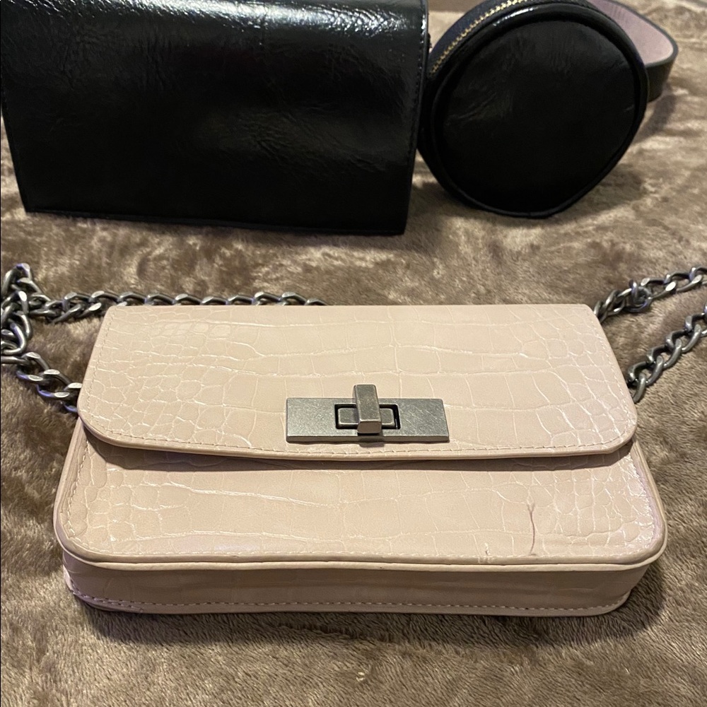Purses - Picture 2 of 4
